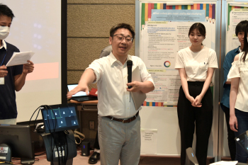 自律走行型AIロボット「temi」を活用したオンライン国際交流　生命科学部と薬学部による画期的な英語授業の実施