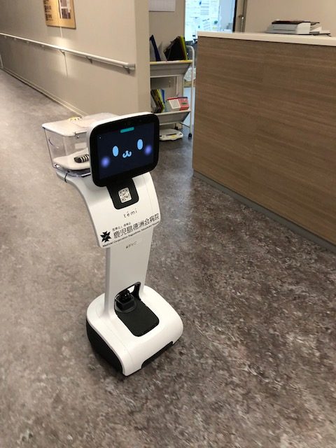 私達の仲間！　アシスタントロボット「temi」くん